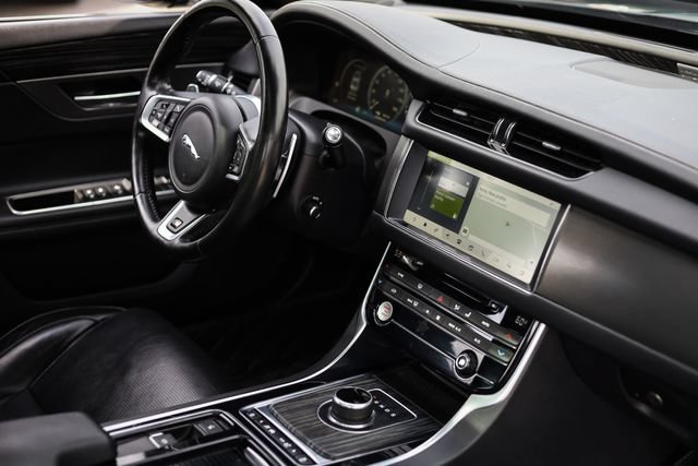 Used 2018 Jaguar XF S AWD/4WD image 57