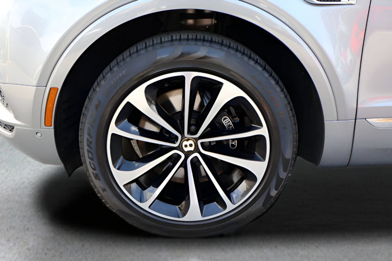 Used 2020 Bentley Bentayga AWD/4WD image 6