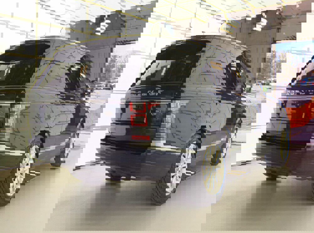 Used 2016 Land Rover Range Rover HSE image 8