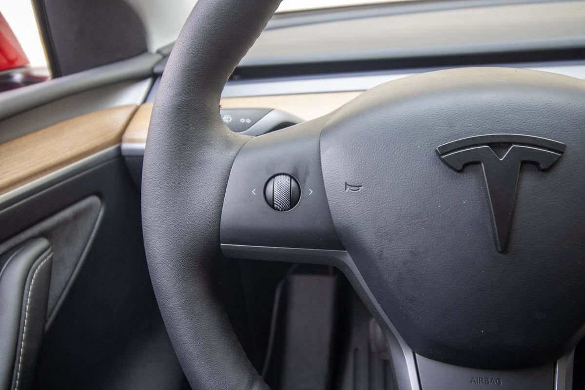 Used 2023 Tesla Model Y Long Range AWD/4WD image 34