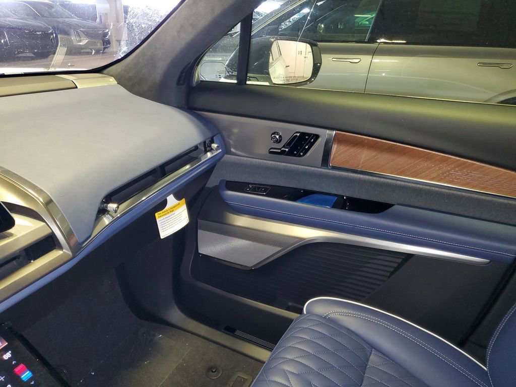 New 2026 Cadillac Vistiq Premium Luxury w/ LPO, Floor Liner Package image 20