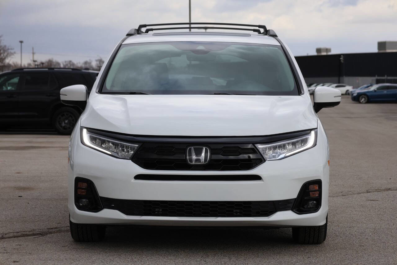 Used 2025 Honda Odyssey Elite image 2