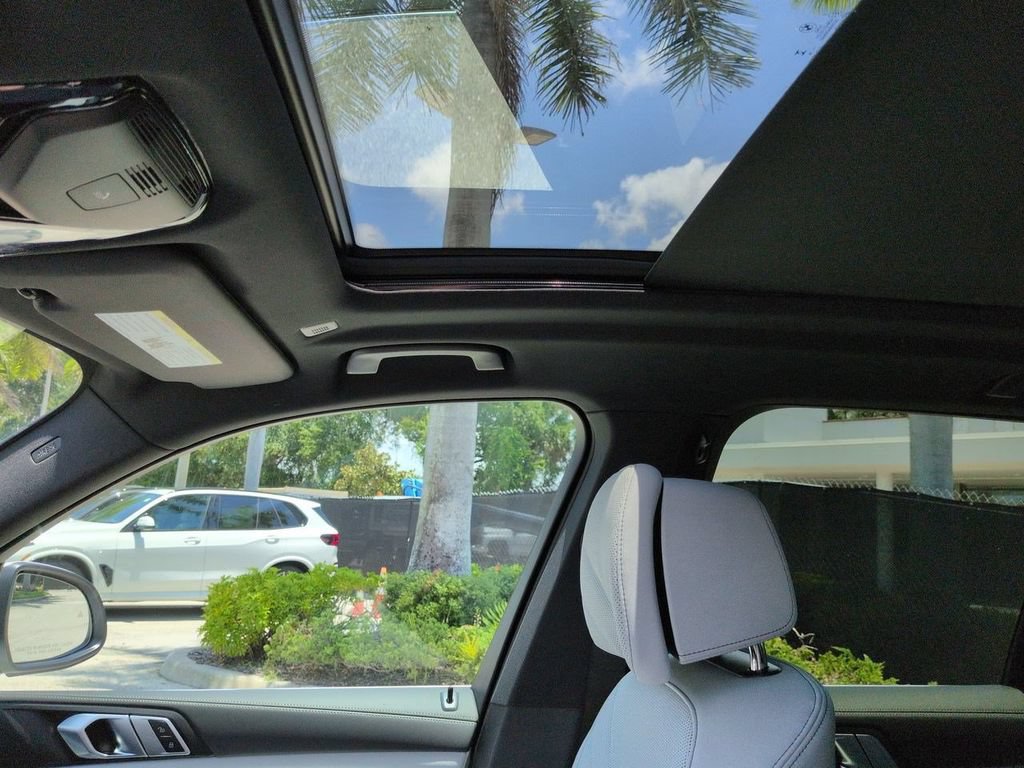 New 2026 BMW X5 xDrive50e w/ Climate Comfort Package AWD/4WD image 20