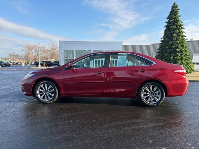 Certified 2017 Toyota Camry XLE image 4