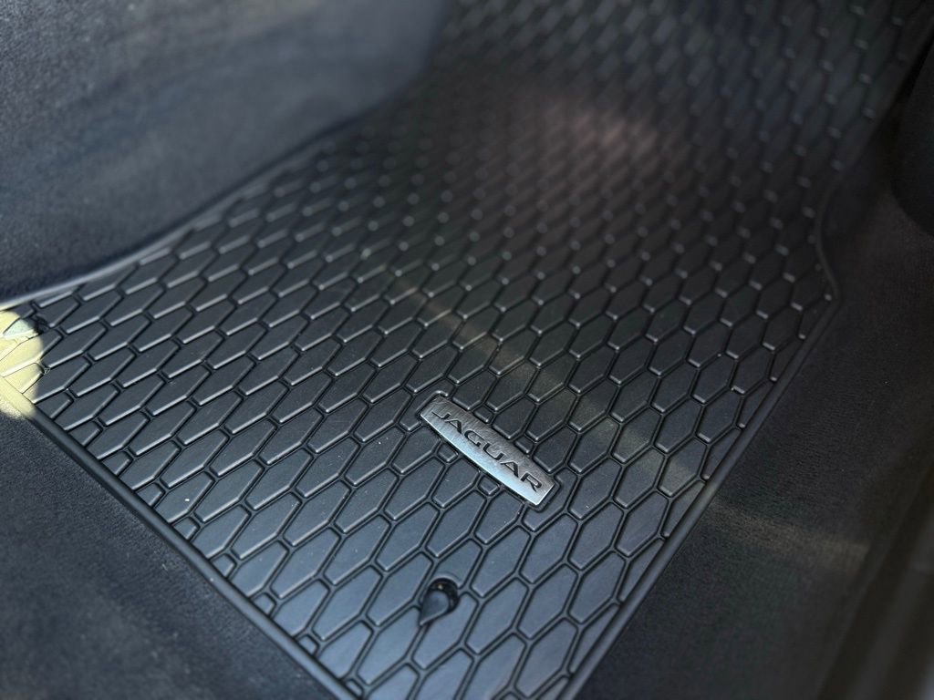 Certified 2024 Jaguar XF R-Dynamic SE image 17