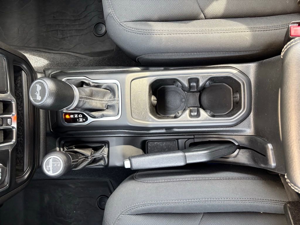 Used 2022 Jeep Wrangler Unlimited Sahara image 34