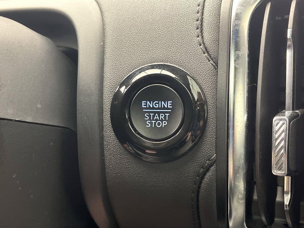 Used 2025 Ford Expedition Tremor AWD/4WD image 26