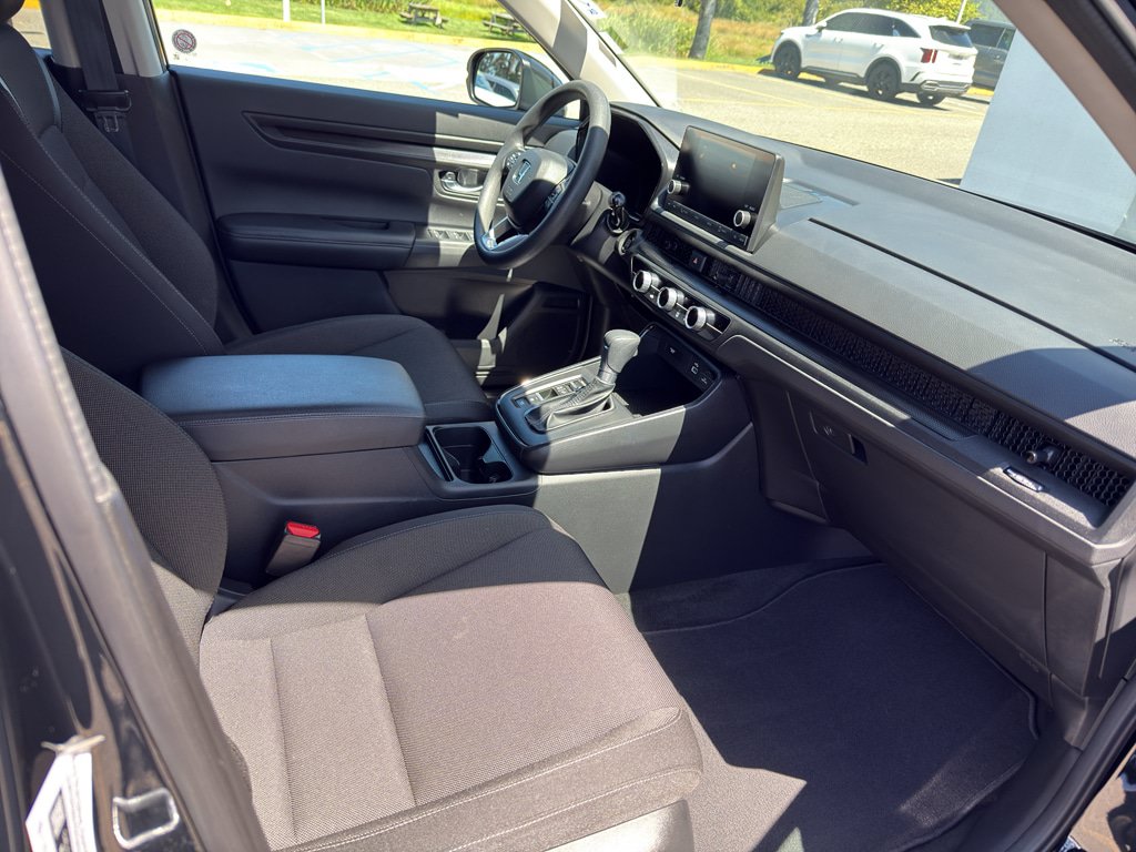 Used 2025 Honda CR-V LX image 17