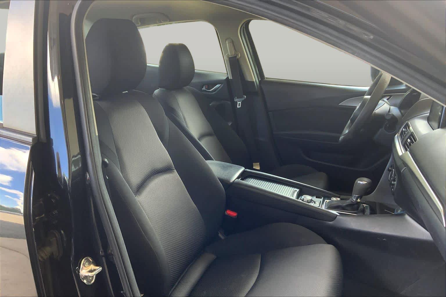 Used 2018 MAZDA MAZDA3 Sport FWD image 9