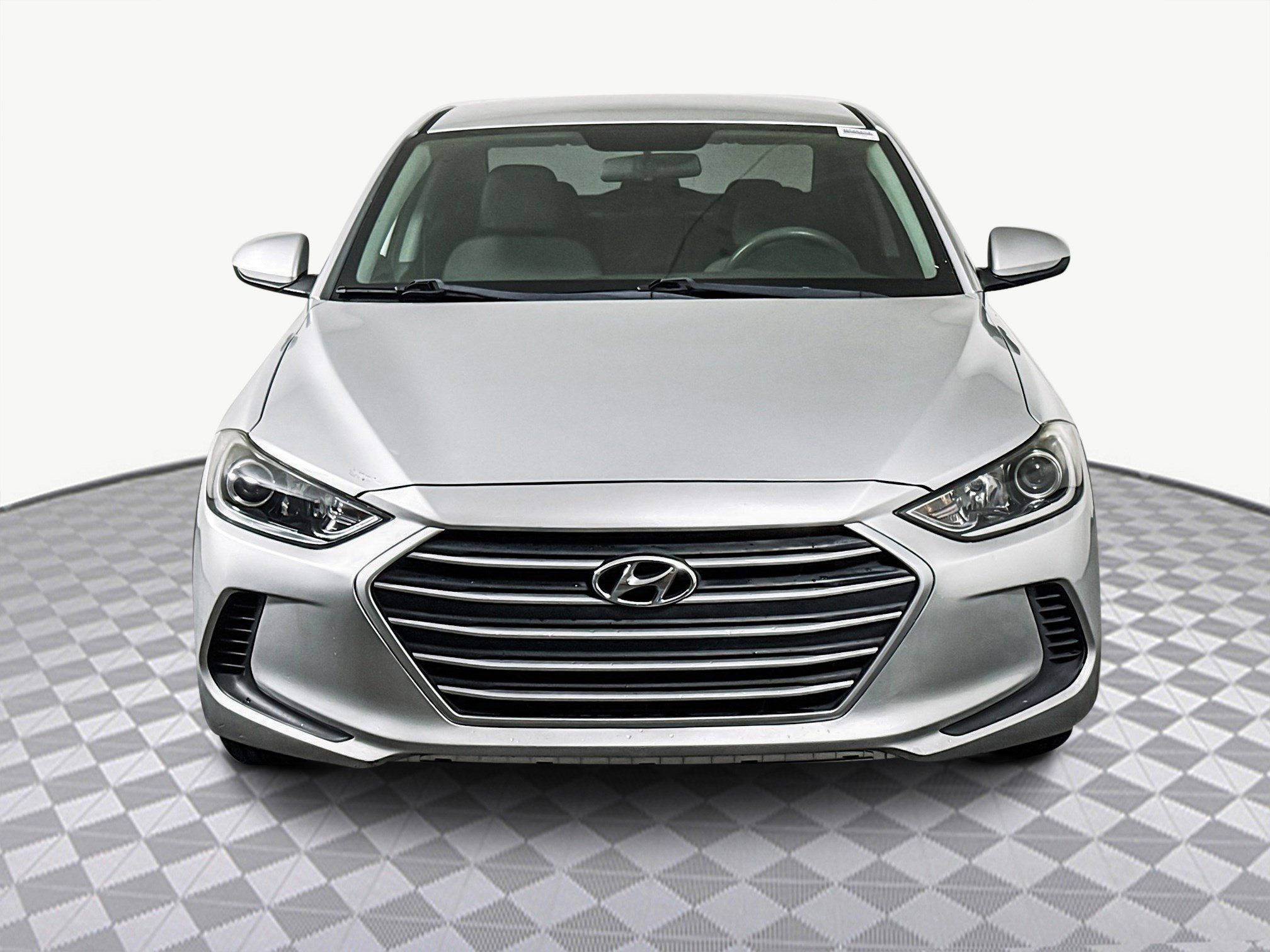 Used 2018 Hyundai Elantra SE image 2