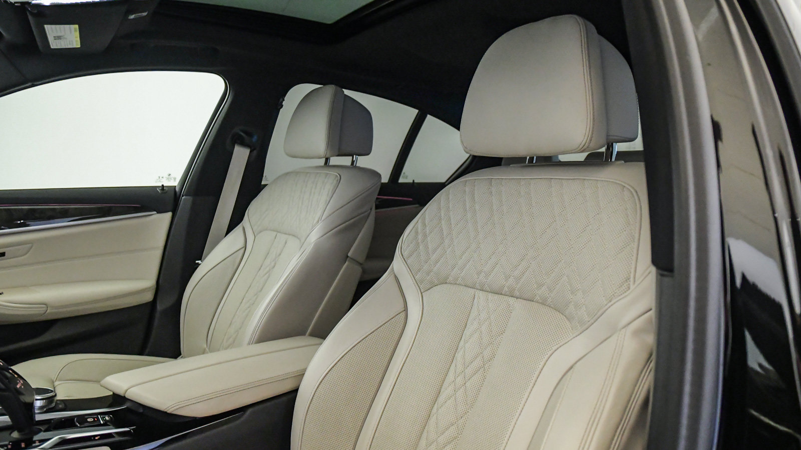 Certified 2023 BMW 540i w/ Premium Package RWD image 21