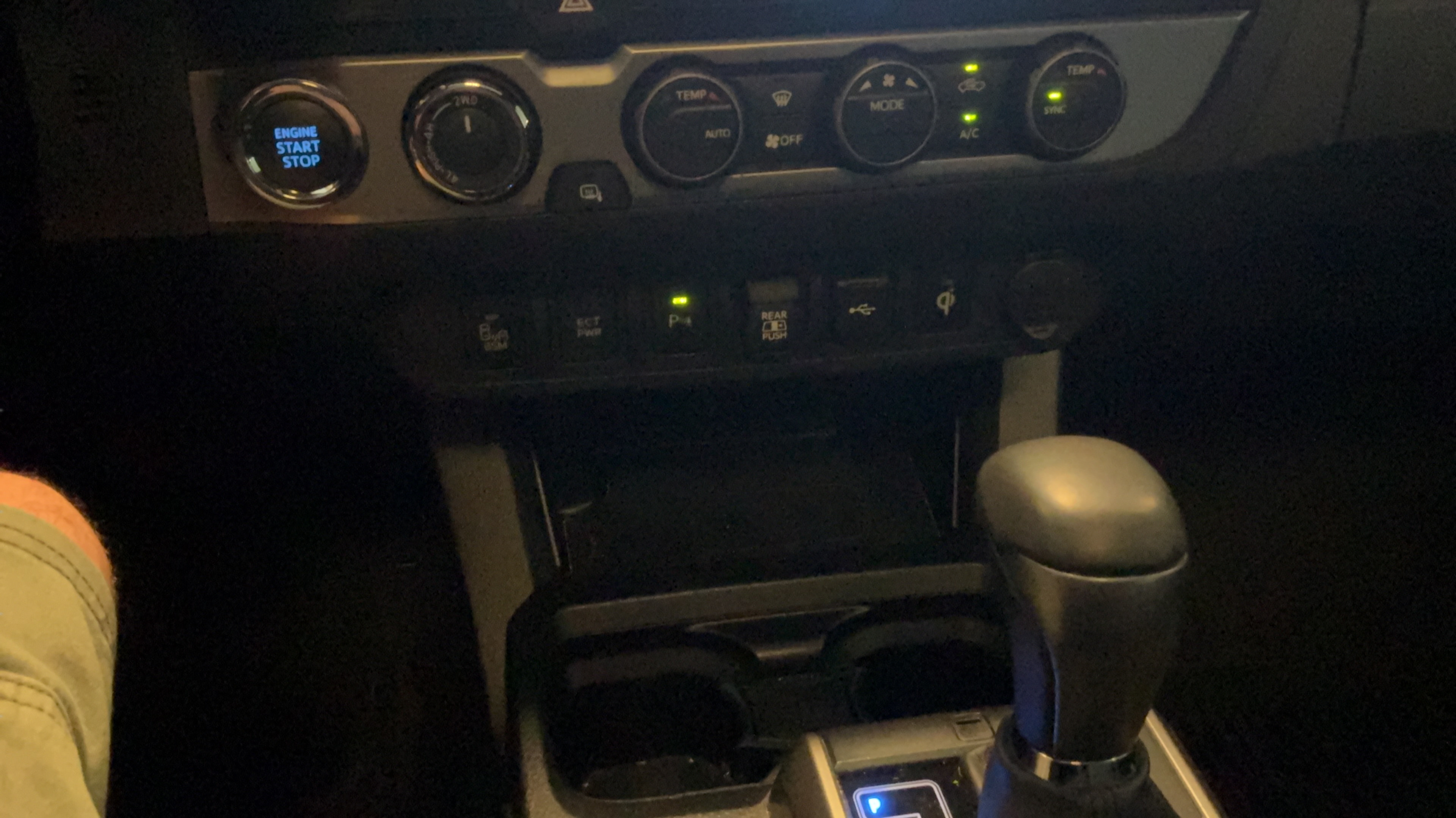 Used 2022 Toyota Tacoma Limited AWD/4WD image 16