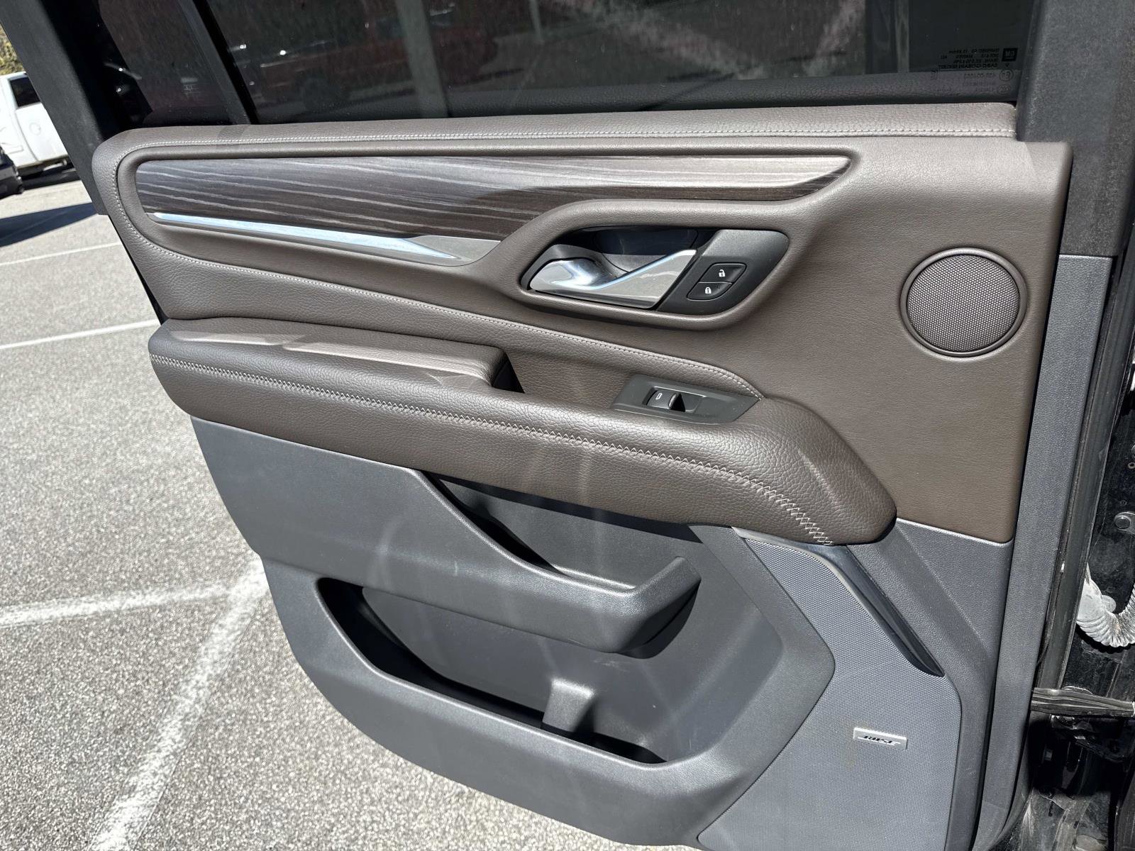 Used 2022 GMC Yukon XL Denali w/ Denali Ultimate Package image 9