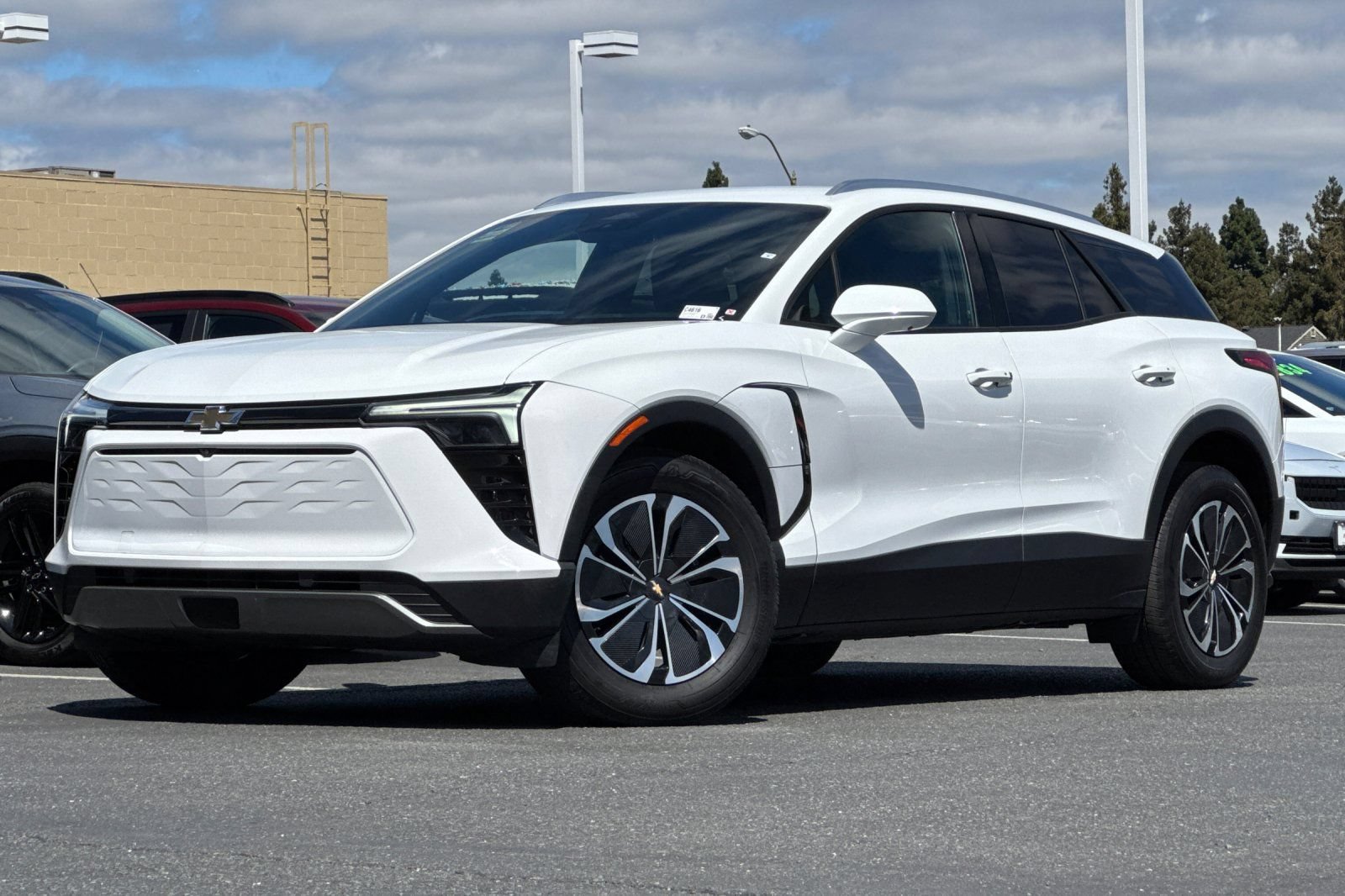 Used 2024 Chevrolet Blazer EV LT AWD/4WD image 9