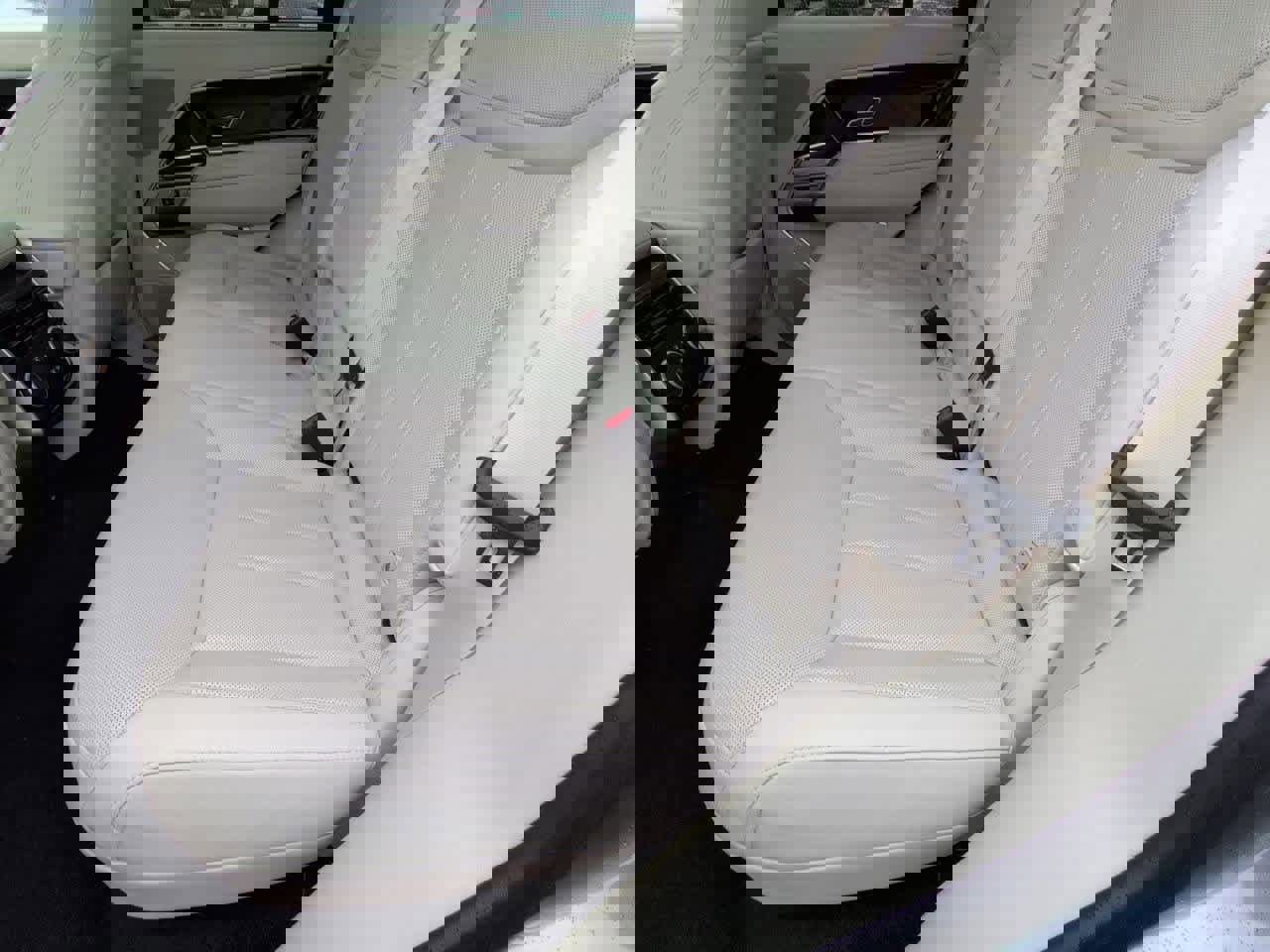 Certified 2023 Land Rover Range Rover SE image 20