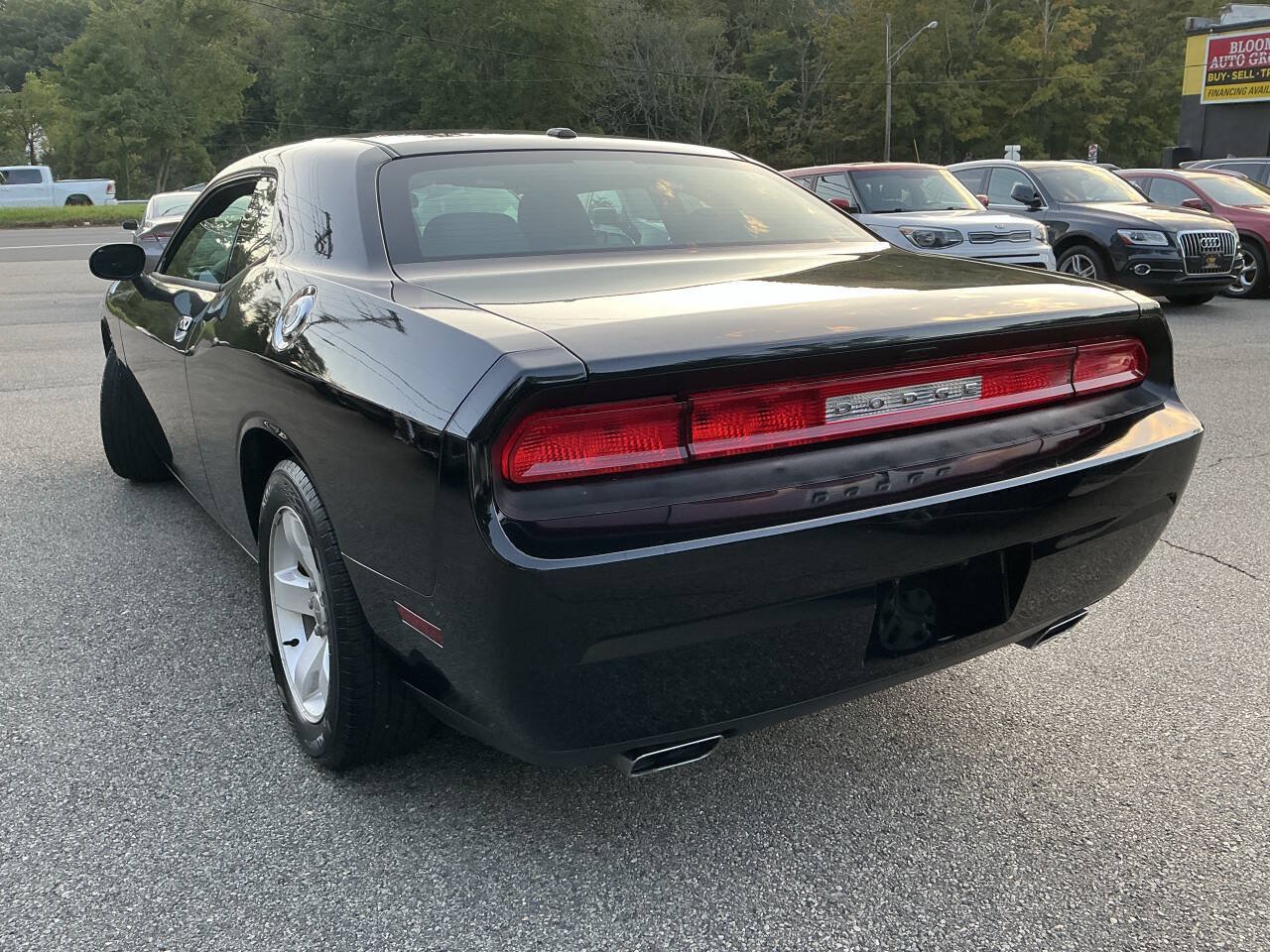 Used 2013 Dodge Challenger SXT RWD image 10