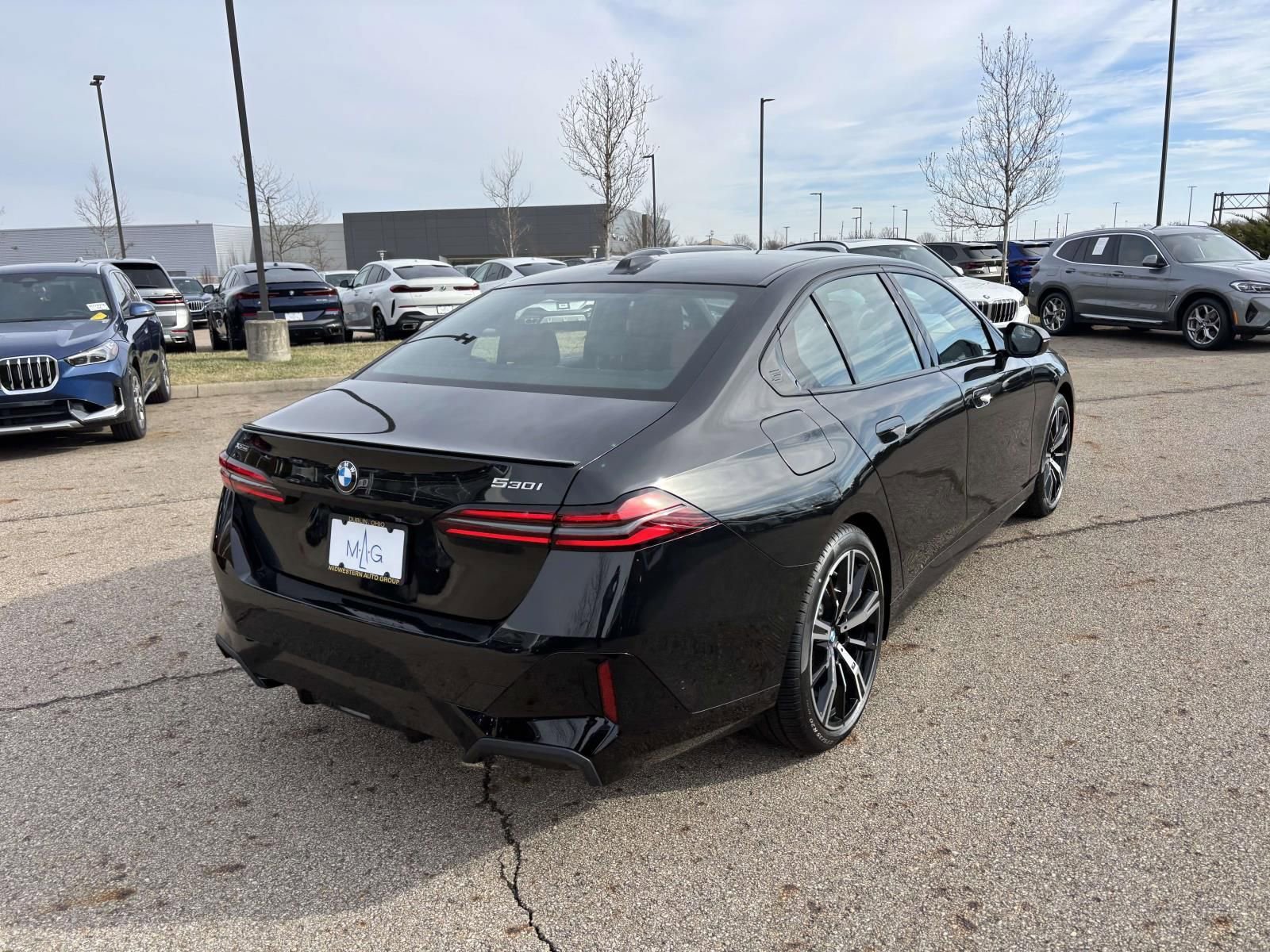 New 2026 BMW 530i xDrive w/ M Sport Package AWD/4WD image 7