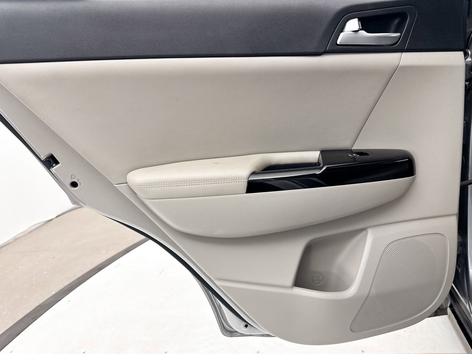 Used 2020 Kia Sportage S w/ S Premium Package image 33