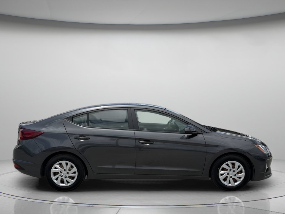 Used 2020 Hyundai Elantra SE FWD image 2