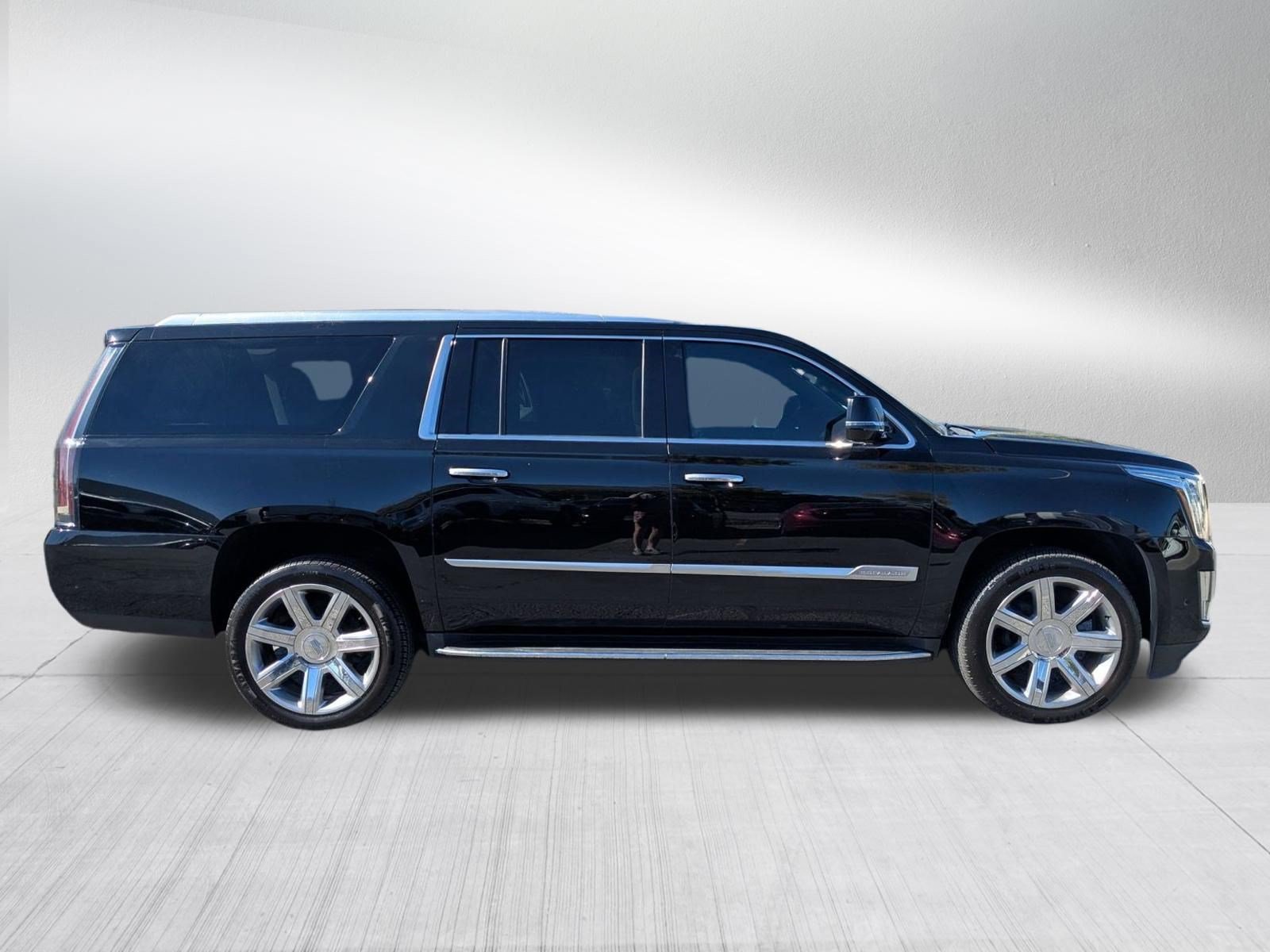Used 2020 Cadillac Escalade ESV Luxury AWD/4WD image 7