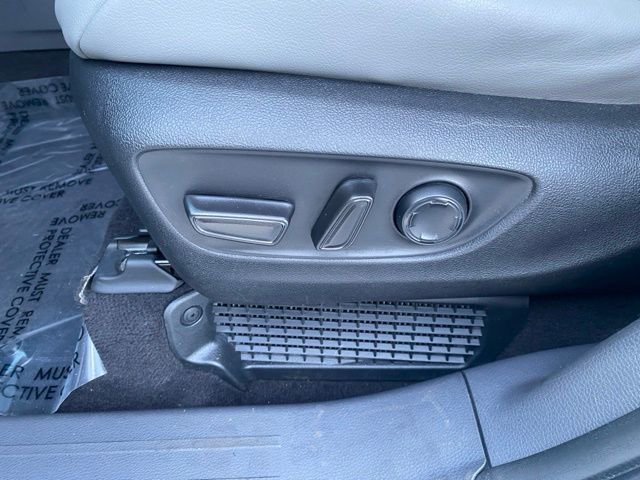 Used 2022 Toyota Sienna XLE image 19