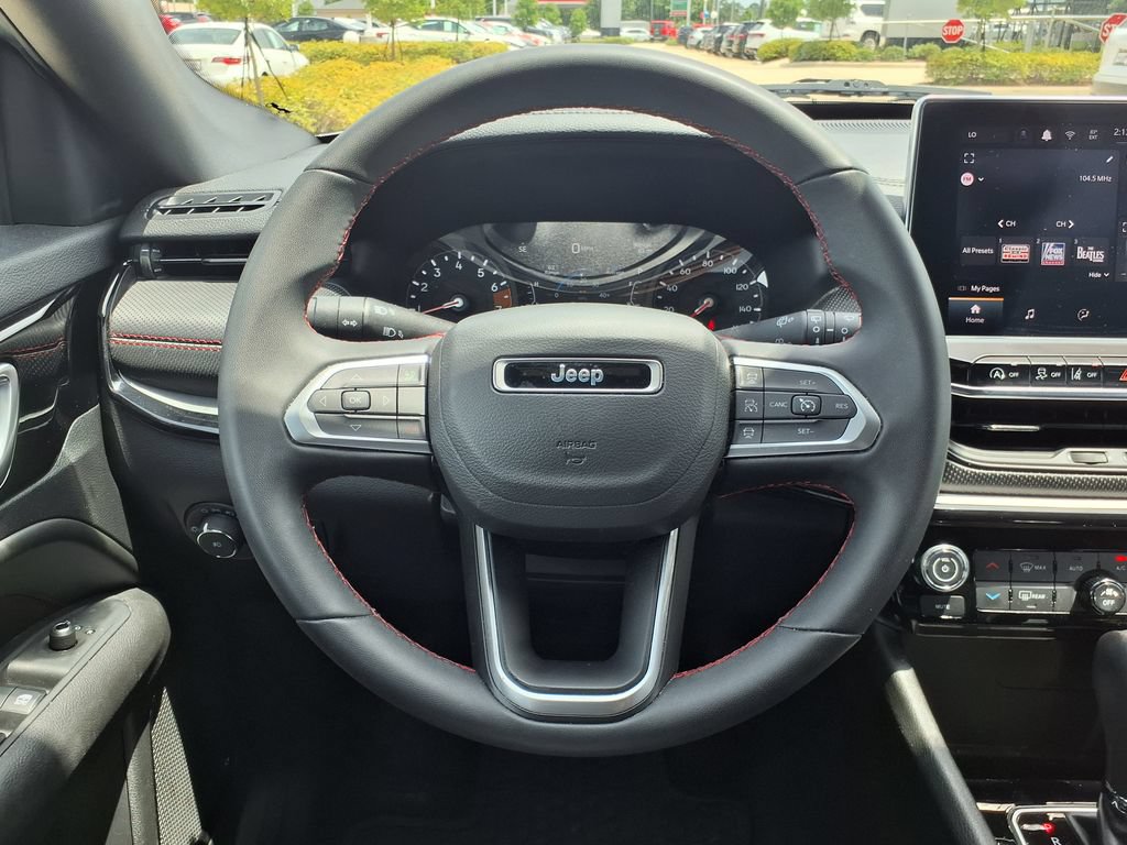Used 2025 Jeep Compass Trailhawk AWD/4WD image 20