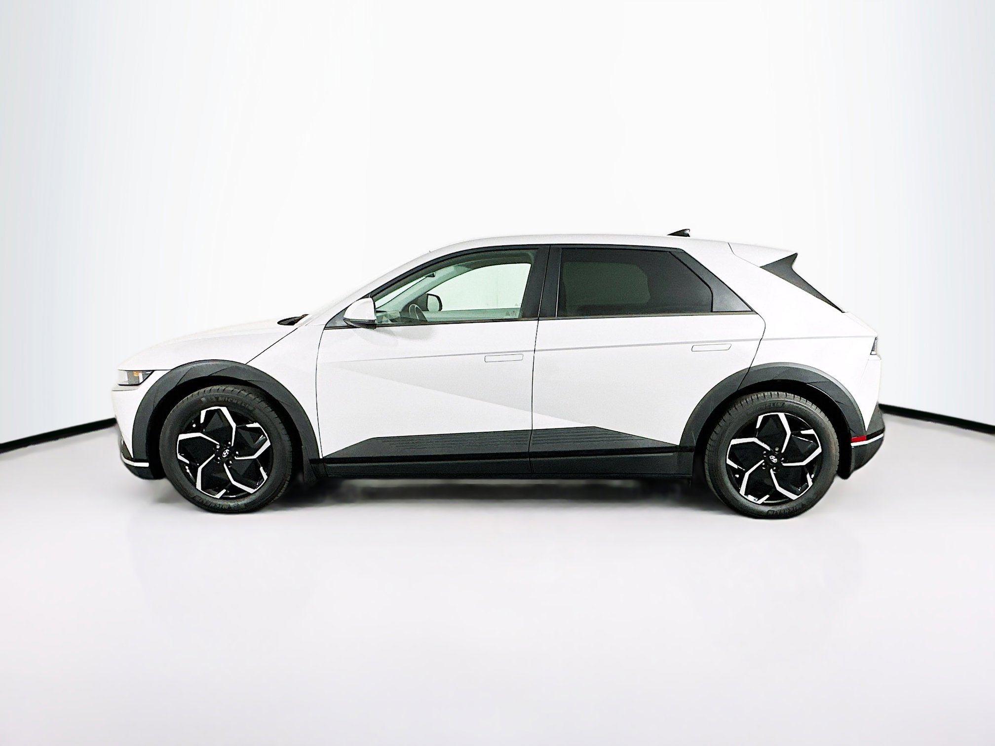 Used 2024 Hyundai Ioniq 5 SEL RWD image 4