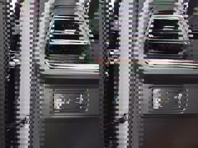 New 2026 Chevrolet Traverse RS image 16