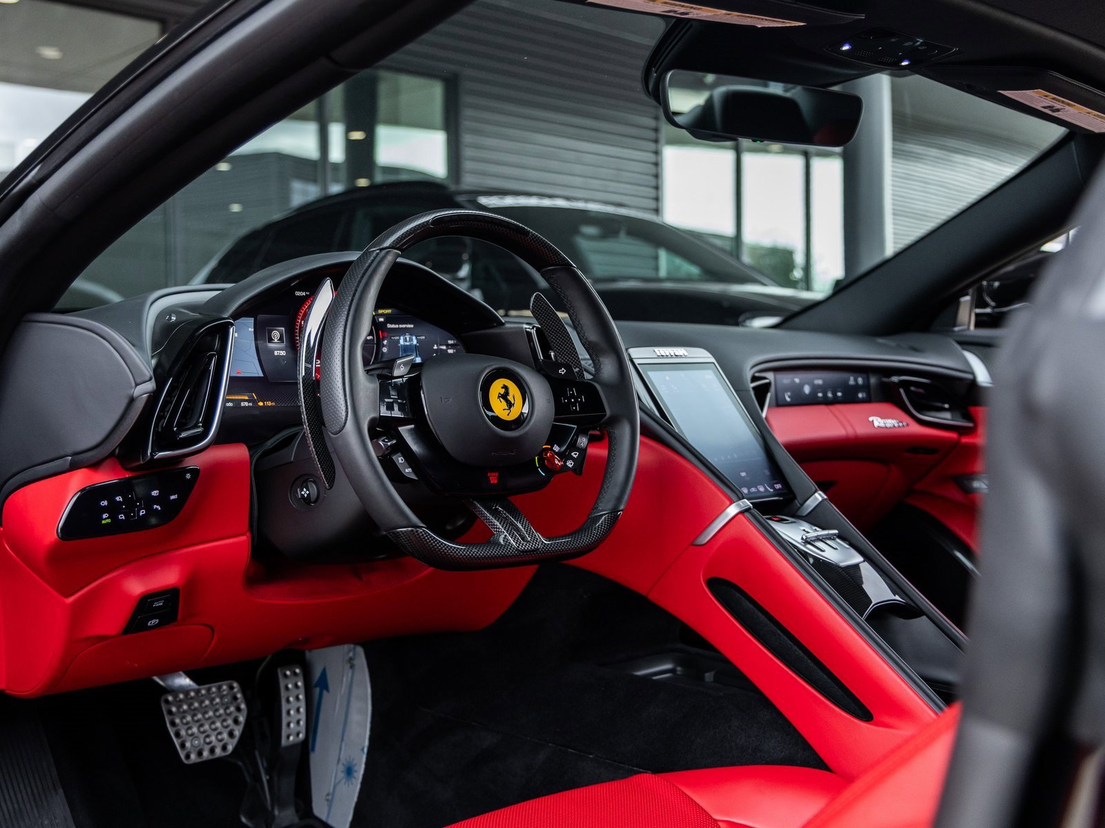 Used 2024 Ferrari Roma Spider image 33