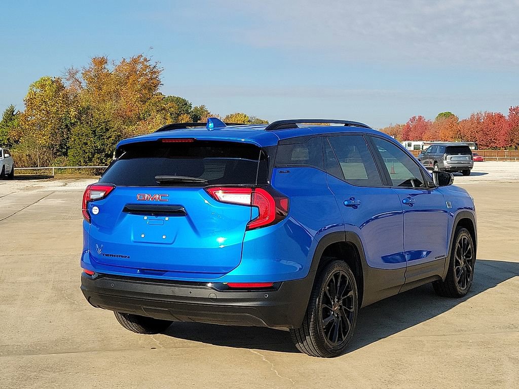 Used 2024 GMC Terrain SLE w/ Elevation Edition image 5