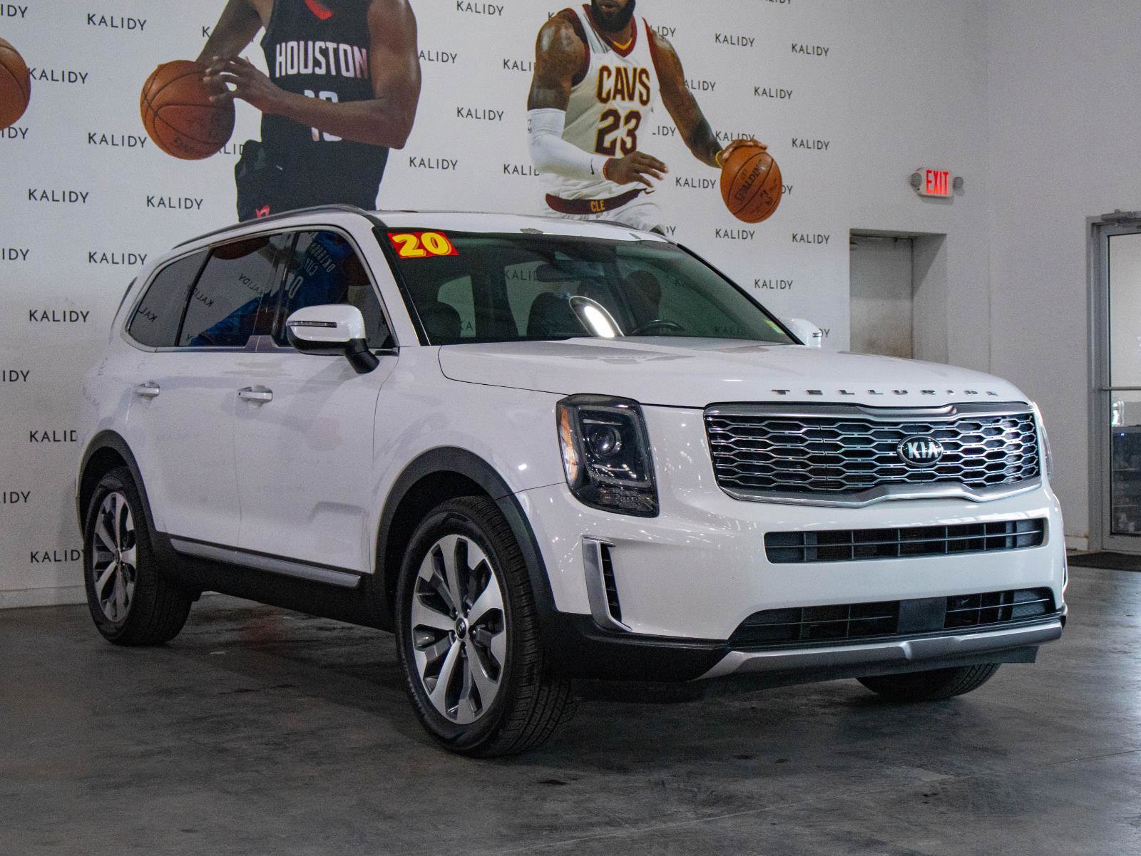 Used 2020 Kia Telluride S FWD image 19