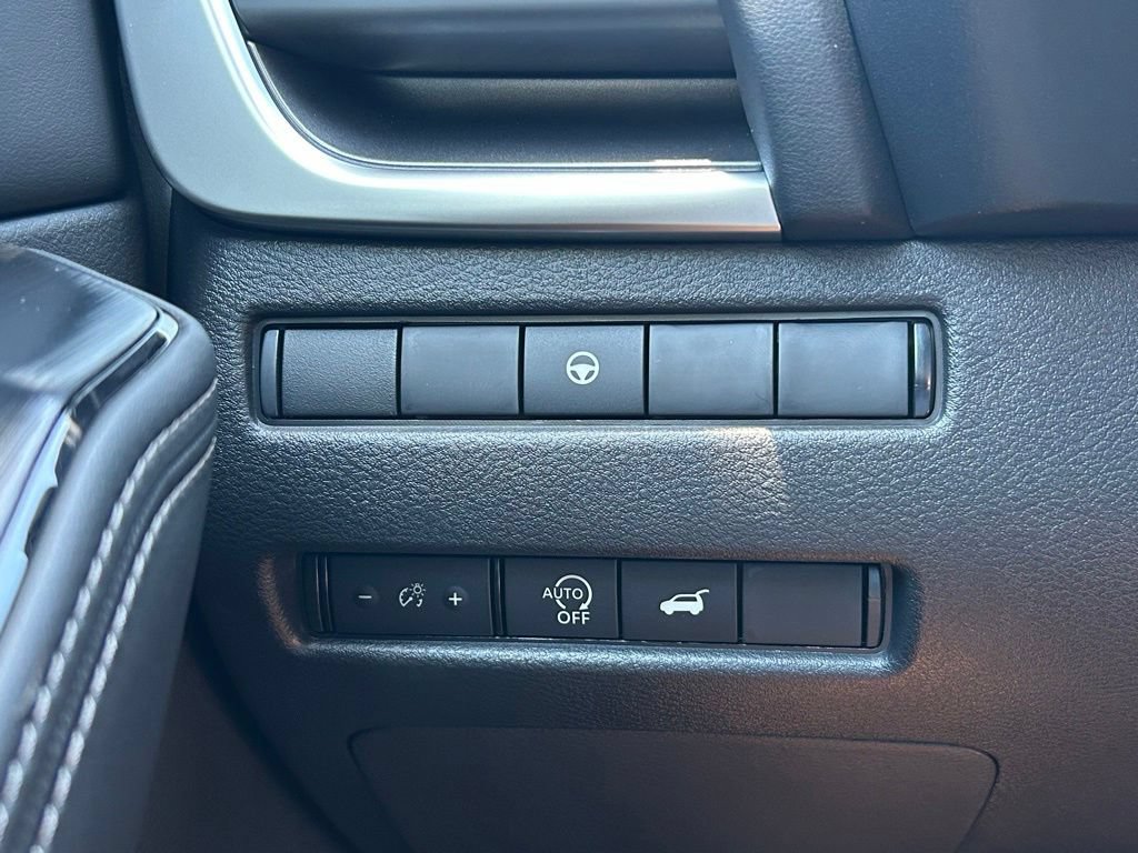 New 2026 Nissan Rogue SV AWD/4WD image 30