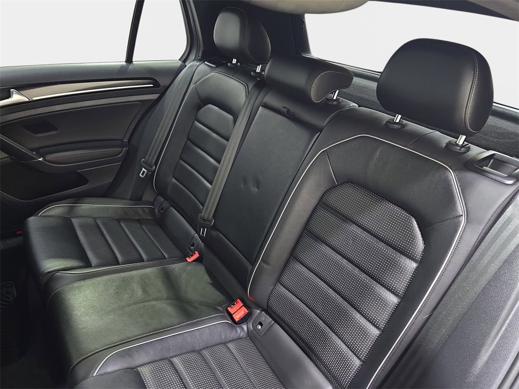 Used 2019 Volkswagen Golf R 4-Door image 16