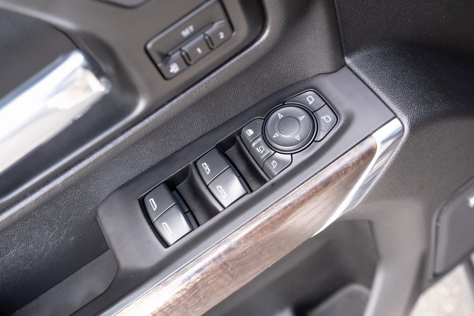 Used 2021 GMC Sierra 3500 Denali w/ Denali Black Diamond Edition image 18