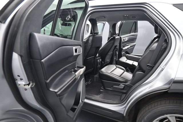 Certified 2022 Ford Explorer XLT w/ Equipment Group 202A AWD/4WD image 18