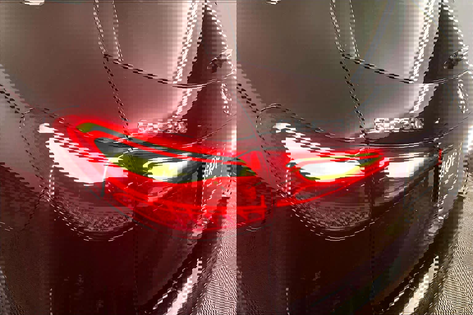 Used 2025 Mercedes-Benz GLC 300 4MATIC image 28