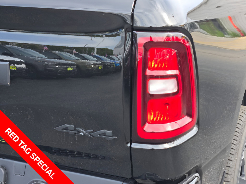 New 2026 RAM 1500 Express AWD/4WD image 17