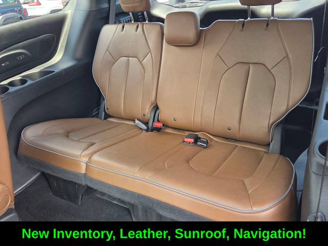 Certified 2018 Chrysler Pacifica Limited FWD image 12
