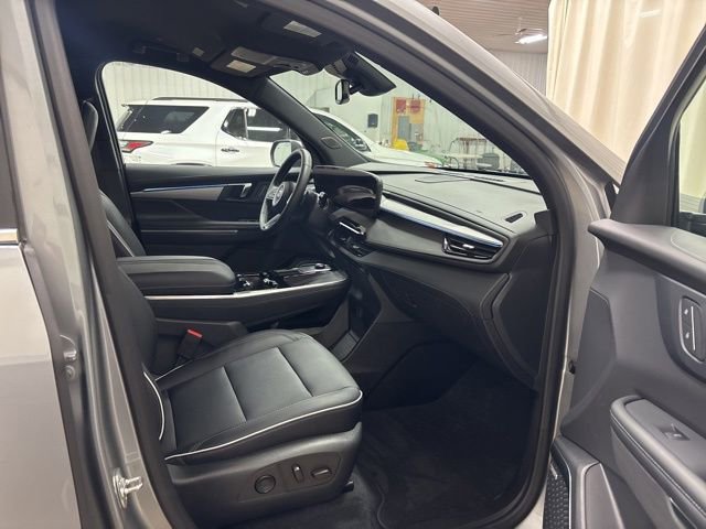 Used 2025 Buick Enclave Preferred image 13