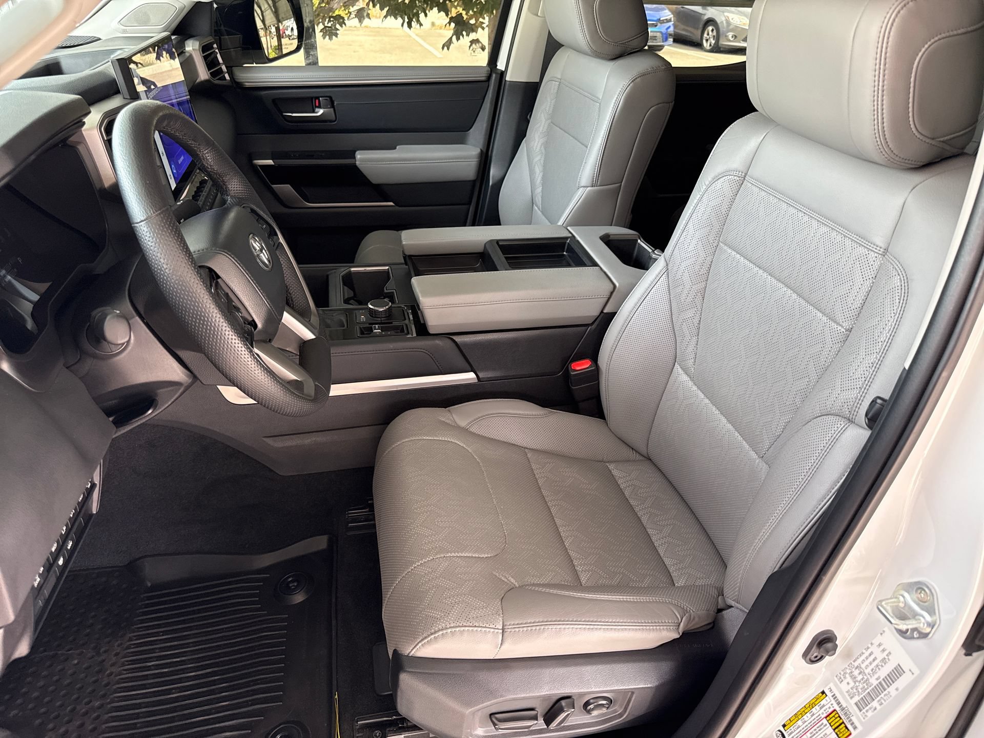 Used 2024 Toyota Tundra Limited AWD/4WD image 13