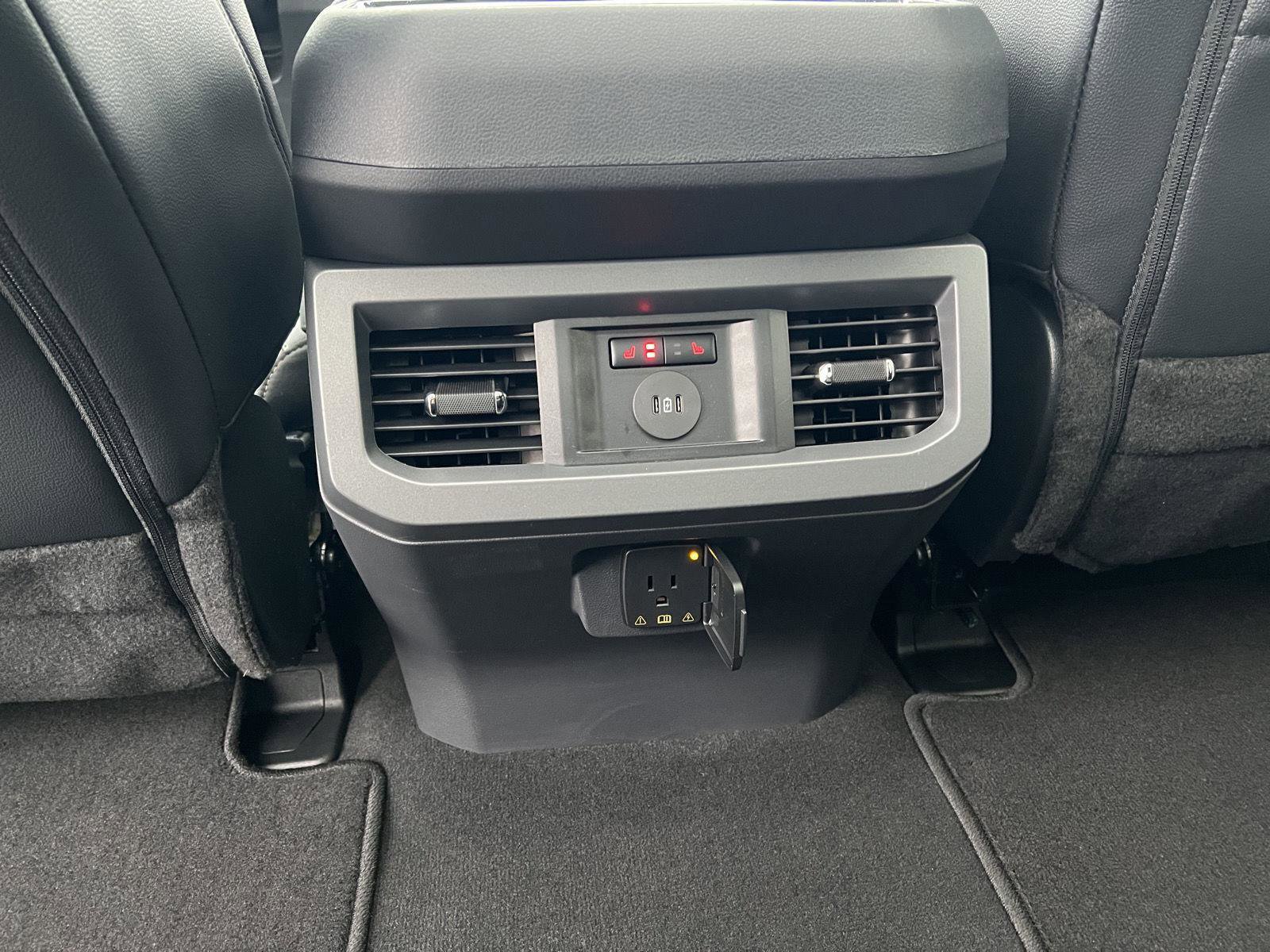 New 2026 Ford F350 Lariat w/ Black Appearance Package image 52