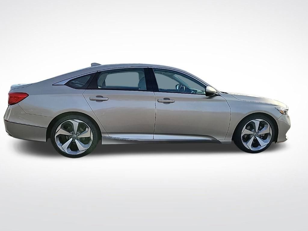 Used 2018 Honda Accord Touring image 6