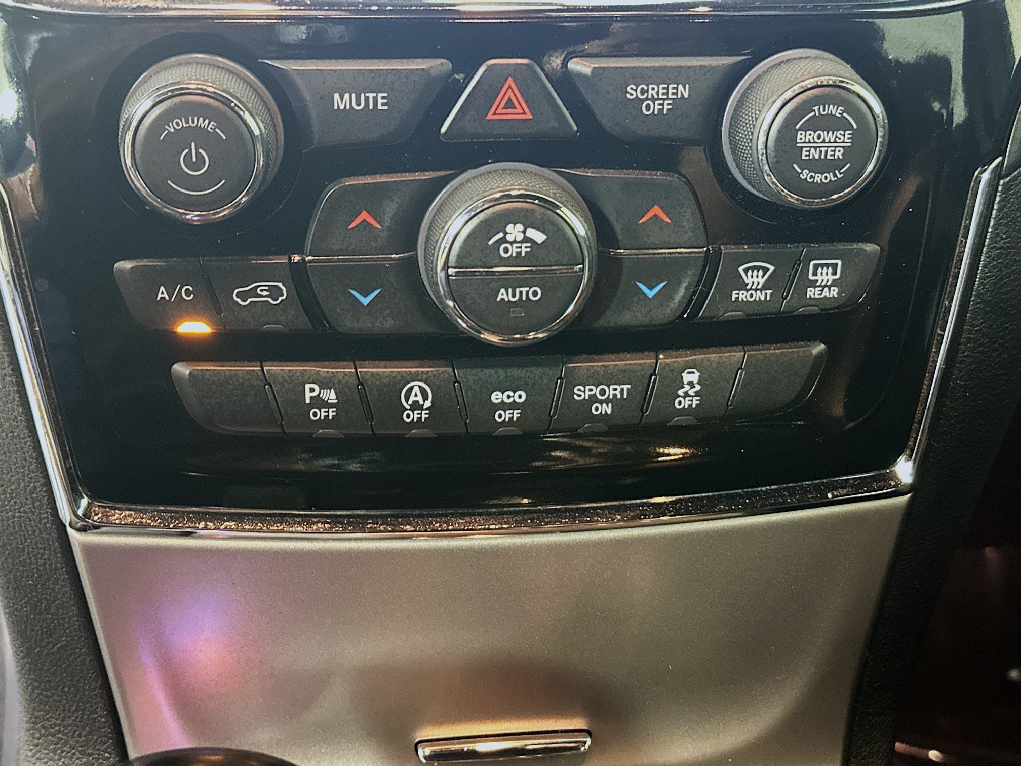 Used 2020 Jeep Grand Cherokee Altitude RWD image 23