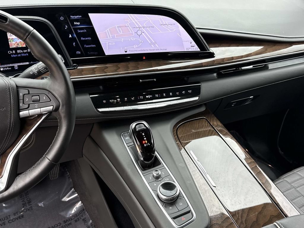 Used 2024 Cadillac Escalade ESV Sport Platinum w/ LPO, ONYX Package AWD/4WD image 9