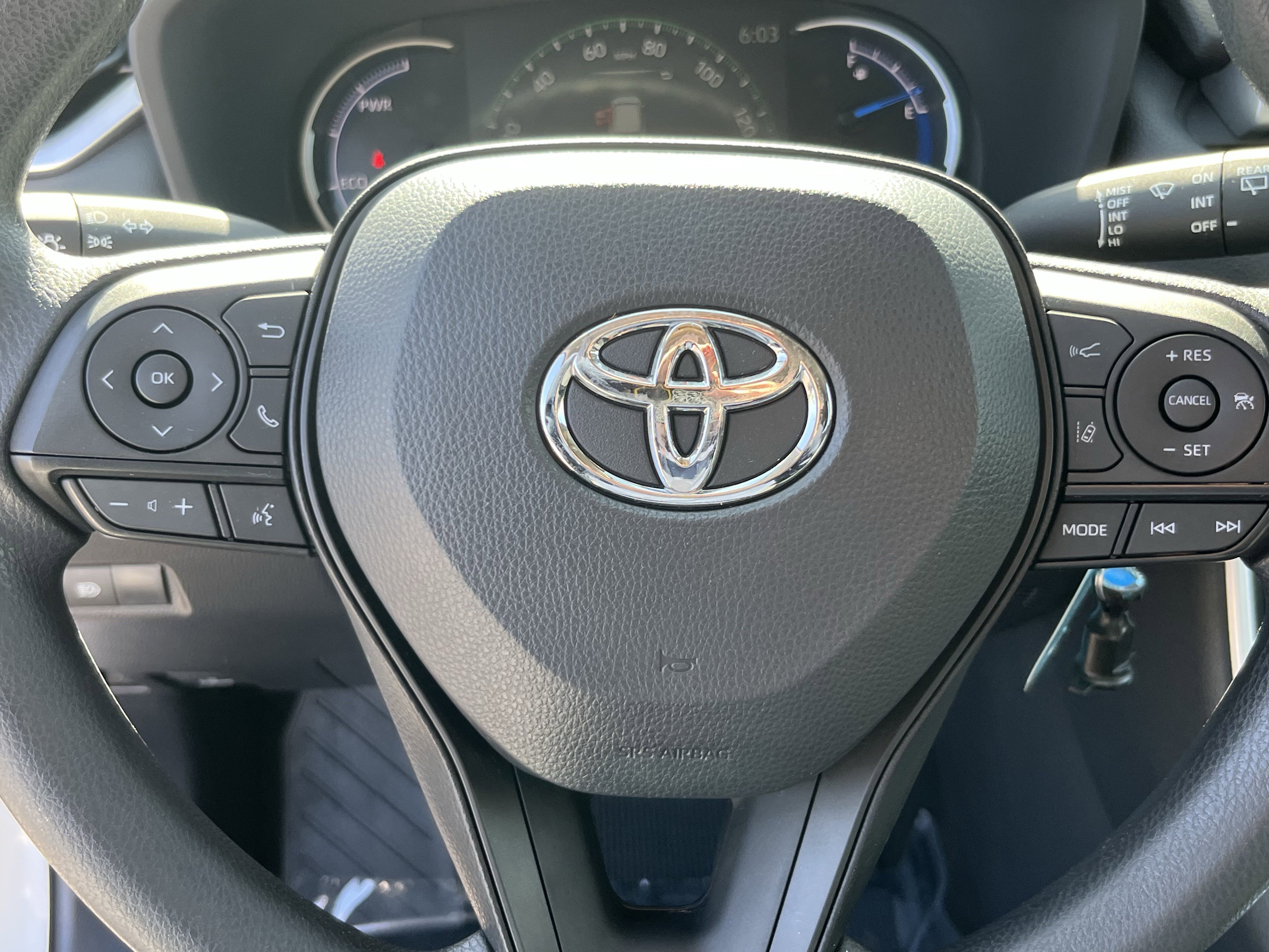 Used 2024 Toyota RAV4 LE AWD/4WD image 17