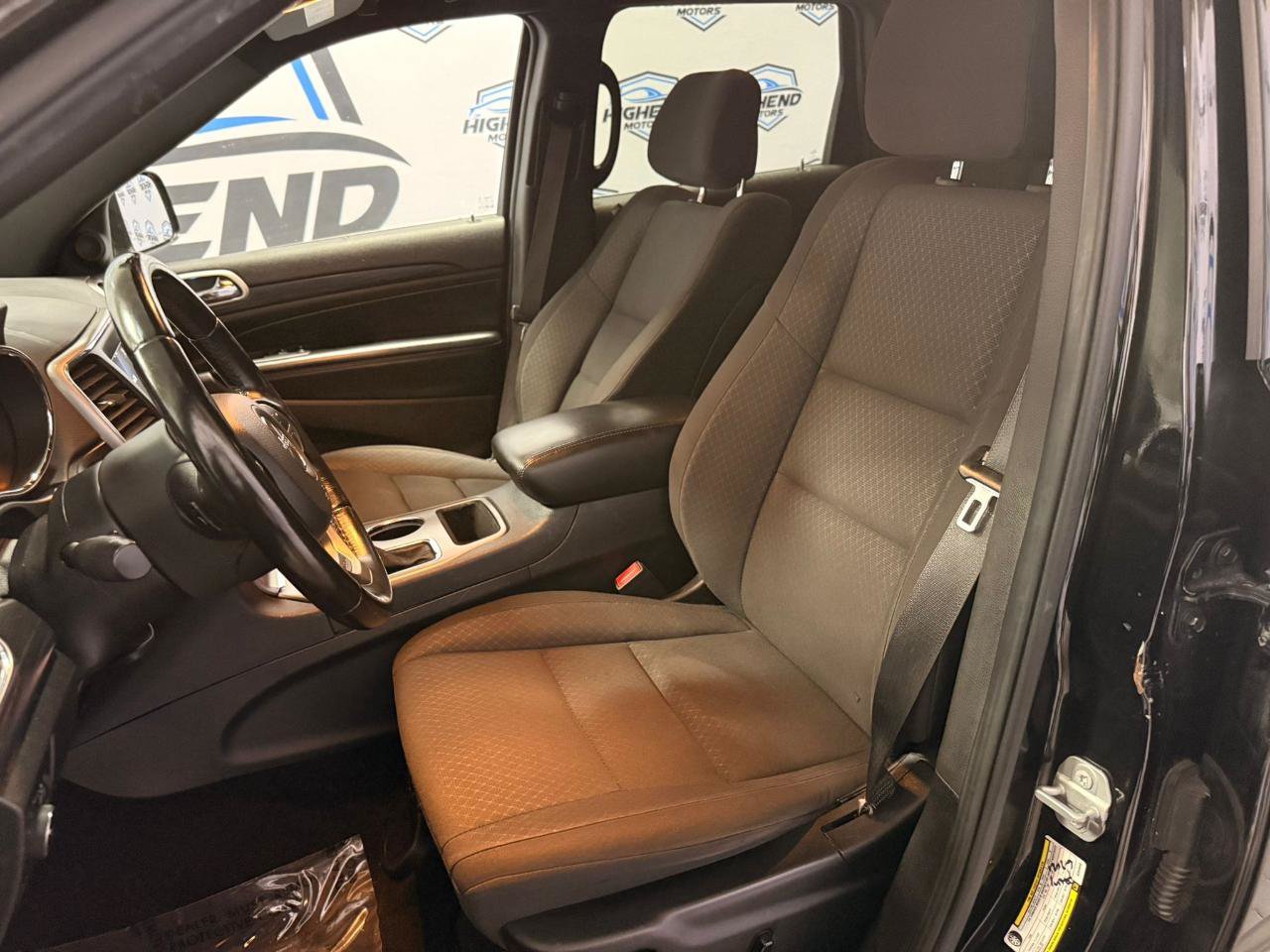 Used 2019 Jeep Grand Cherokee Laredo AWD/4WD image 15