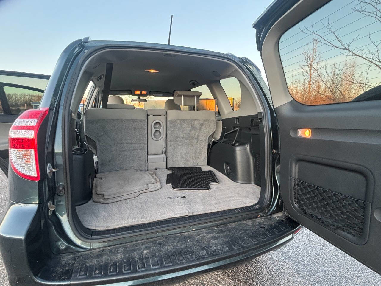 Used 2010 Toyota RAV4 4WD w/ Base L4 Extra Value Pkg image 14