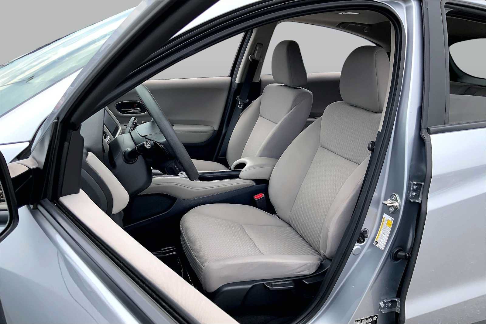 Used 2017 Honda HR-V EX image 9
