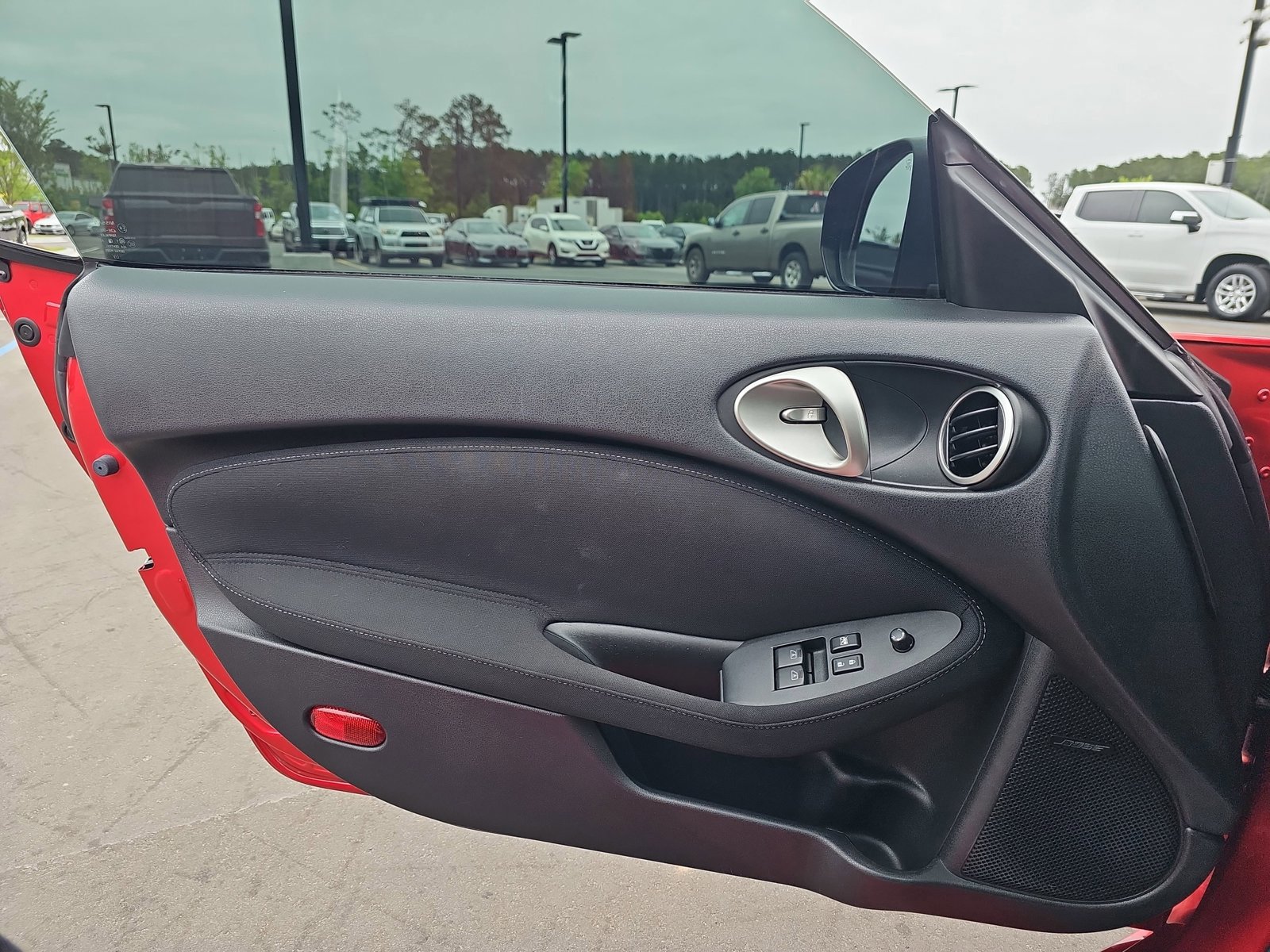 Used 2020 Nissan 370Z w/ Sport Package RWD image 25