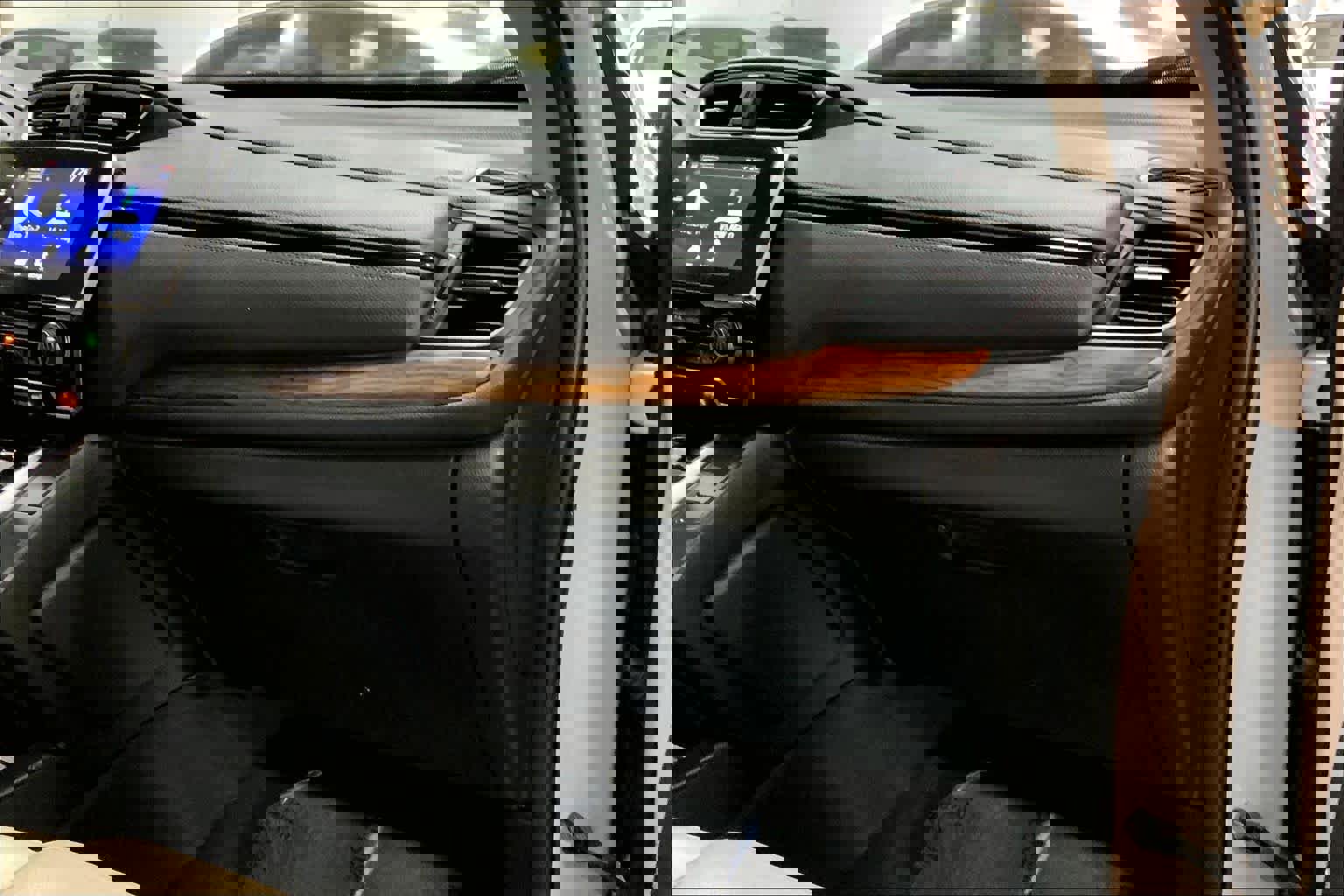 Used 2018 Honda CR-V Touring image 18